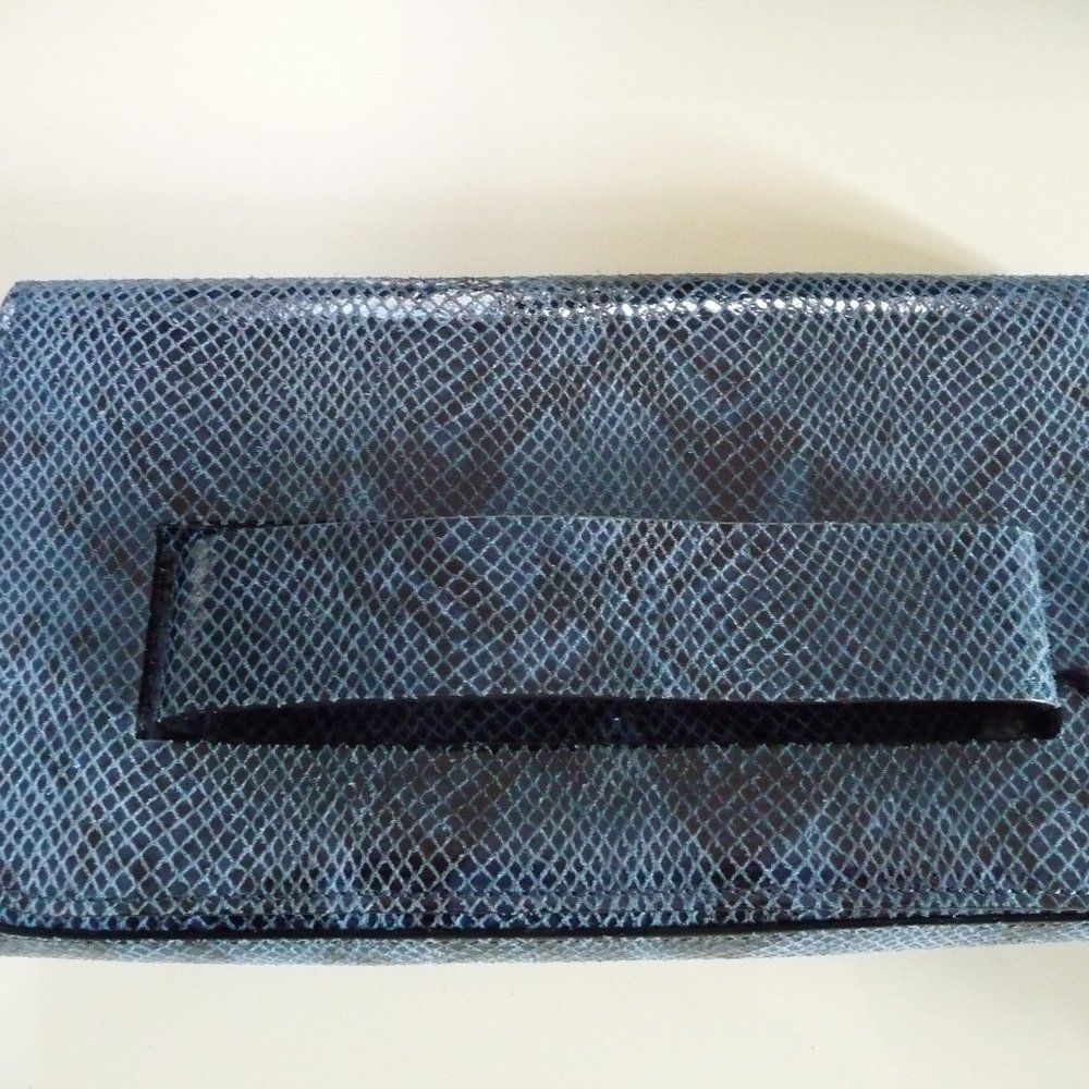 GIORGIO COSTA TRENDY MADE IN ITALY BLUE SNAKE PRINT EMBOSSED LEATHER CLUTCH NEW